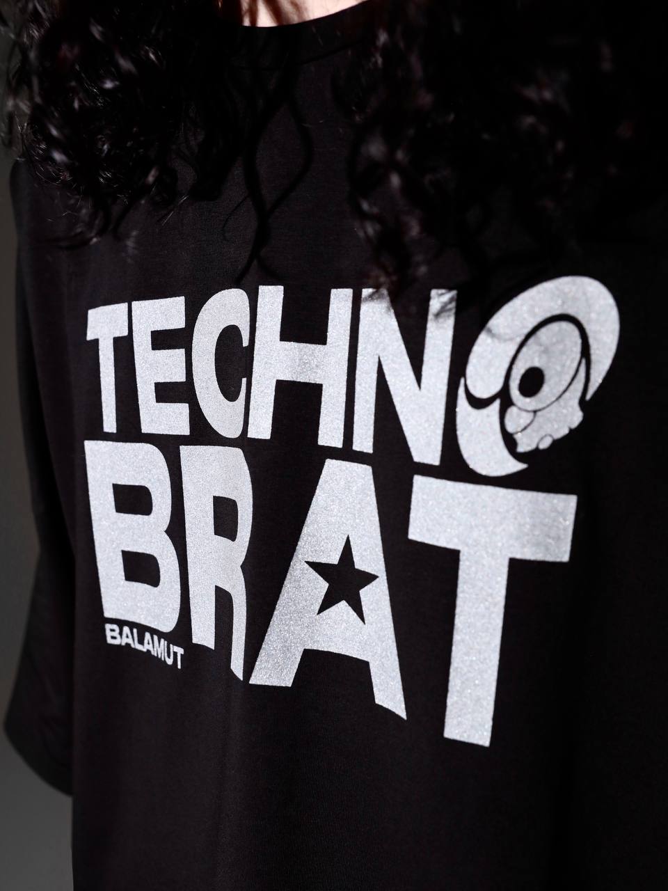 Футболка "TECNO BRAT"